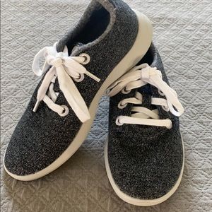 Allbirds women’s wool runners size 7 like new!